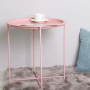 Stolik okrągły metalowy w stylu Loft - różowy